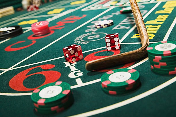 Book of Dead slot interface on mainslot showing five reels, paylines, and bet controls